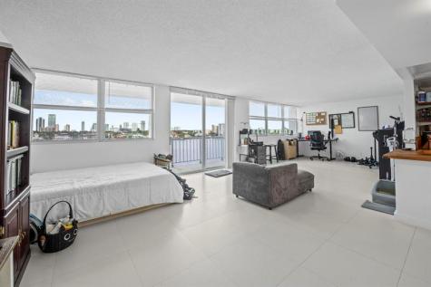 16558 NE 26th Avenue North Miami Beach FL 33160