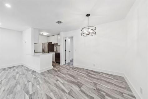 15 Crossings Circle Boynton Beach FL 33435