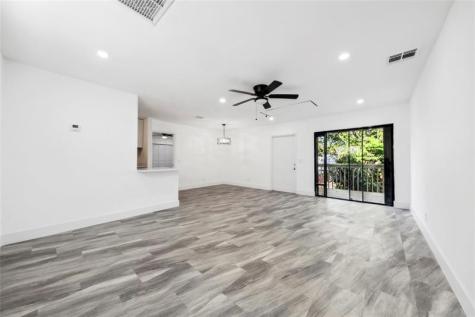 15 Crossings Circle Boynton Beach FL 33435