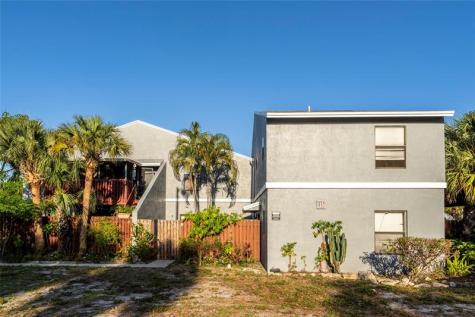 15 Crossings Circle Boynton Beach FL 33435