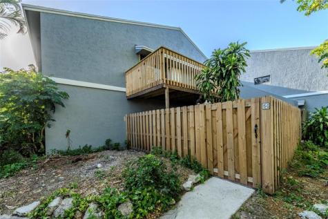 15 Crossings Circle Boynton Beach FL 33435