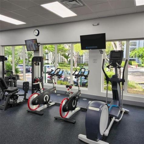 16919 N Bay Road Sunny Isles Beach FL 33160