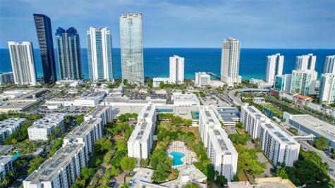 16919 N Bay Road Sunny Isles Beach FL 33160