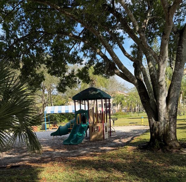 3531 Cocoplum Circle Pompano Beach FL 33063