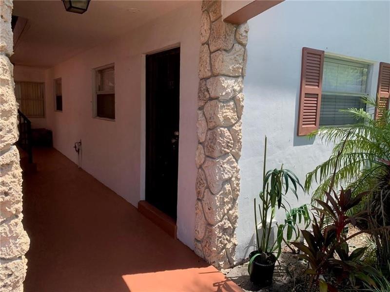 206 SW 1st Street Pompano Beach FL 33060