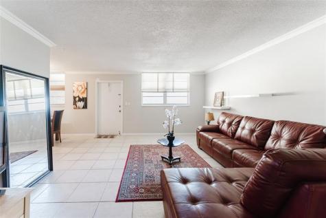 1811 Jefferson Street Hollywood FL 33020