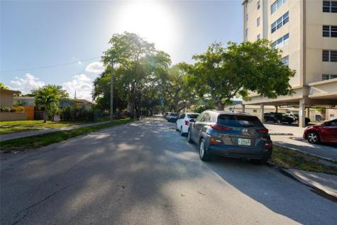 1811 Jefferson Street Hollywood FL 33020