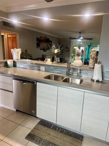 325 SE 11th Terrace Dania Beach FL 33004