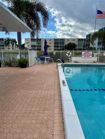 325 SE 11th Terrace Dania Beach FL 33004