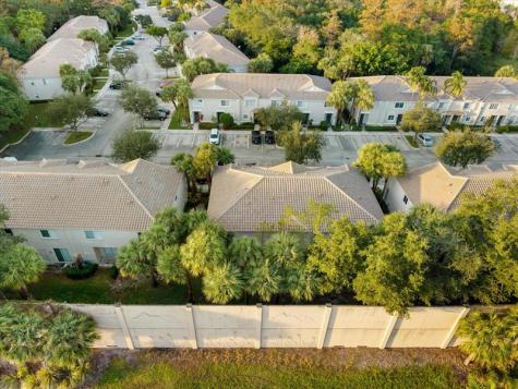 4740 NW 57th Place Coconut Creek FL 33073