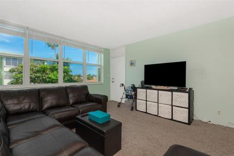 2751 Taft Street Hollywood FL 33020