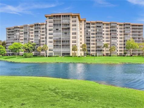 3507 Oaks Way Pompano Beach FL 33069