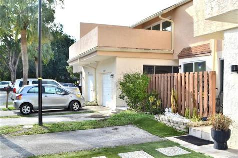 8237 NW 8th Court Plantation FL 33324
