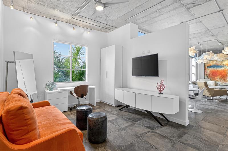 365 SE 6th Avenue Delray Beach FL 33483