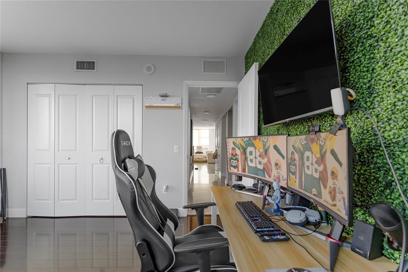 2641 N Flamingo Road Sunrise FL 33323