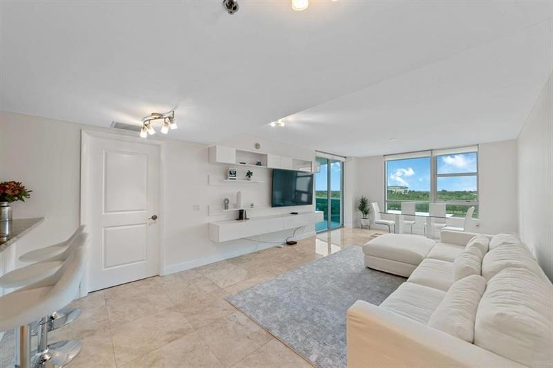 2641 N Flamingo Road Sunrise FL 33323