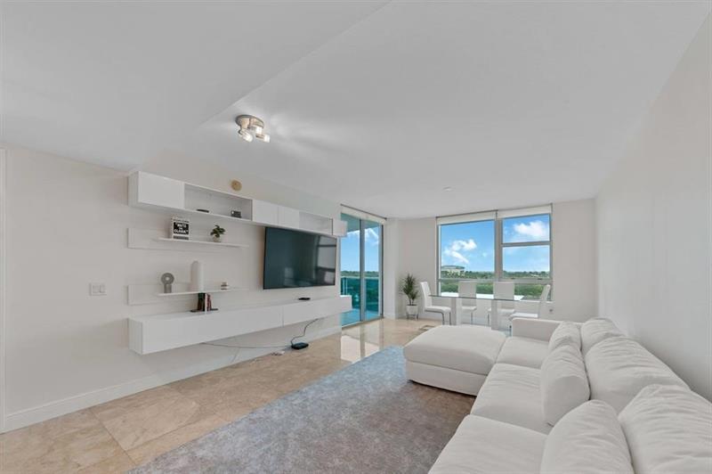 2641 N Flamingo Road Sunrise FL 33323