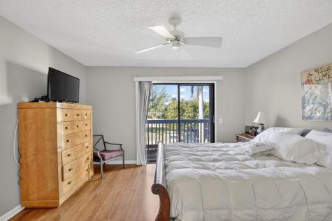 1642 N 15th Terrace Hollywood FL 33020