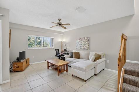 1642 N 15th Terrace Hollywood FL 33020