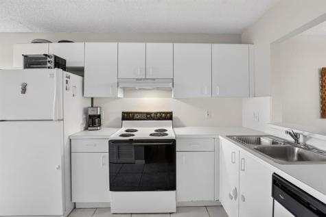 1642 N 15th Terrace Hollywood FL 33020