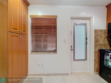 4270 NW 40th Street Lauderdale Lakes FL 33319