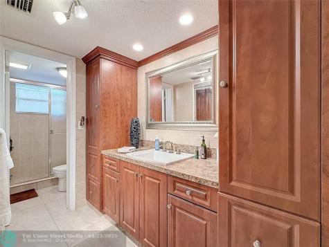 4270 NW 40th Street Lauderdale Lakes FL 33319