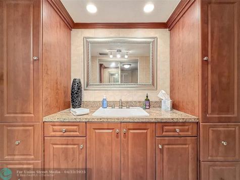 4270 NW 40th Street Lauderdale Lakes FL 33319