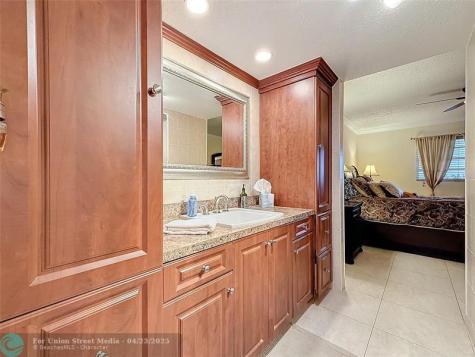 4270 NW 40th Street Lauderdale Lakes FL 33319