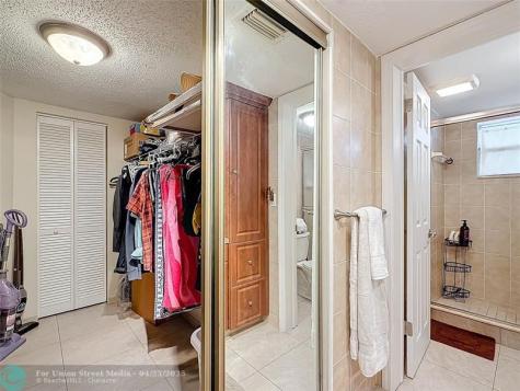 4270 NW 40th Street Lauderdale Lakes FL 33319