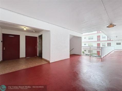 4270 NW 40th Street Lauderdale Lakes FL 33319