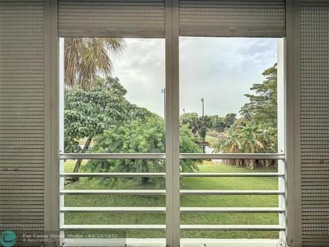 4270 NW 40th Street Lauderdale Lakes FL 33319