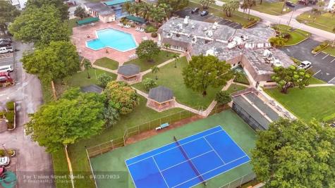 4270 NW 40th Street Lauderdale Lakes FL 33319