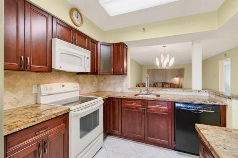 7076 Huntington Lane Delray Beach FL 33446