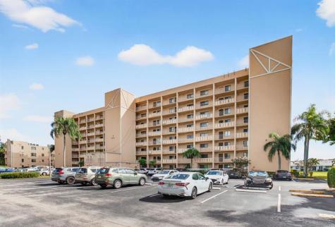 7076 Huntington Lane Delray Beach FL 33446