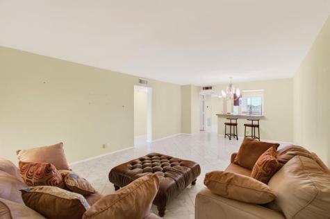 7076 Huntington Lane Delray Beach FL 33446