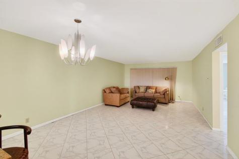 7076 Huntington Lane Delray Beach FL 33446