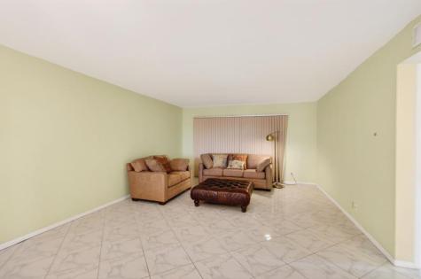 7076 Huntington Lane Delray Beach FL 33446