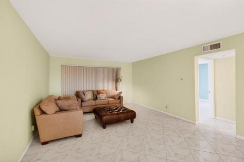 7076 Huntington Lane Delray Beach FL 33446