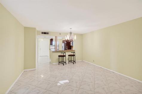 7076 Huntington Lane Delray Beach FL 33446