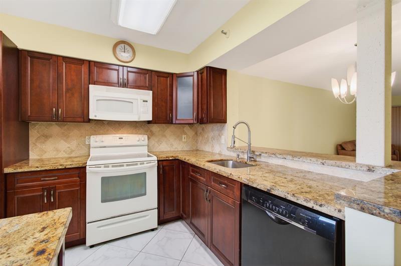 7076 Huntington Lane Delray Beach FL 33446