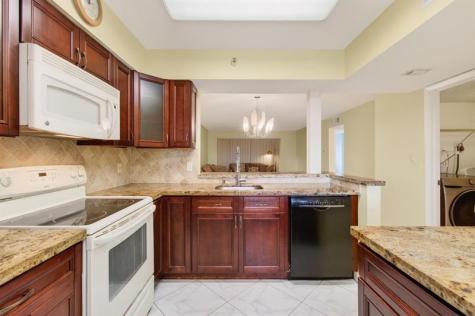 7076 Huntington Lane Delray Beach FL 33446