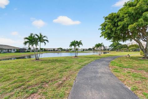 7076 Huntington Lane Delray Beach FL 33446