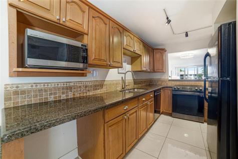 6 Royal Palm Way Boca Raton FL 33432
