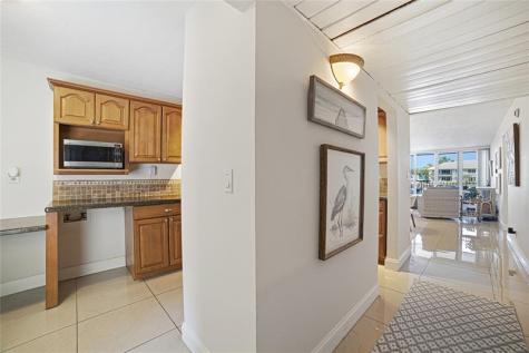 6 Royal Palm Way Boca Raton FL 33432
