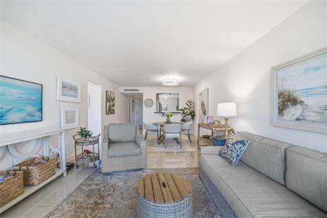 6 Royal Palm Way Boca Raton FL 33432