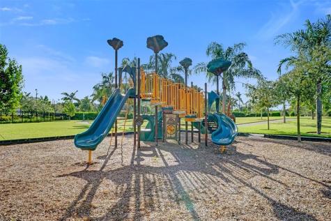 5068 Greenway Drive Hollywood FL 33021