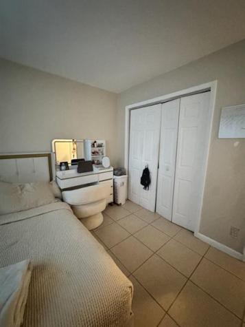 101 NE 41st Street Oakland Park FL 33334