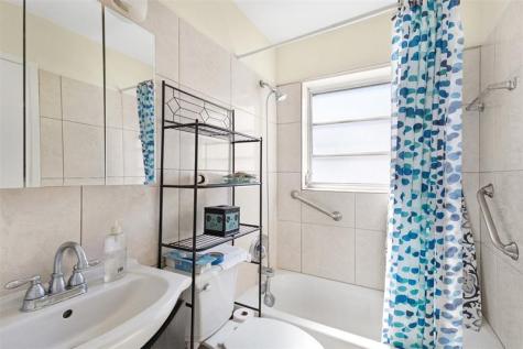 3212 NE 7th Place Pompano Beach FL 33062