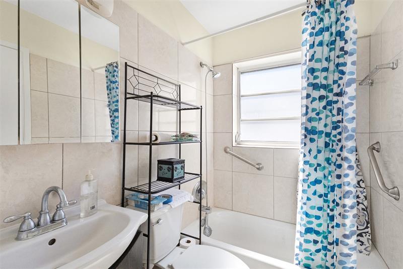 3212 NE 7th Place Pompano Beach FL 33062