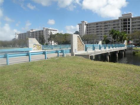 4221 W Palm Aire Drive Pompano Beach FL 33069
